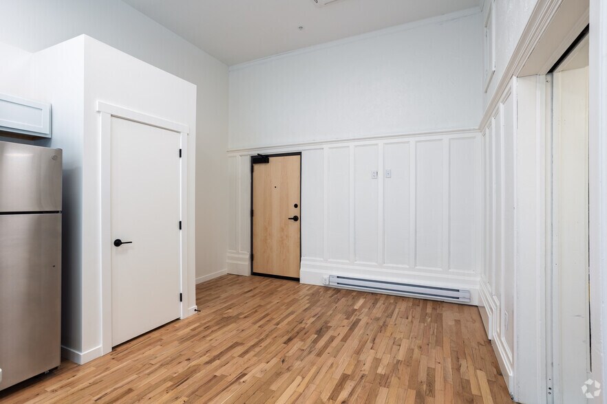 More Photos Of 3614 6th Ave, Des Moines Apartments For Lease