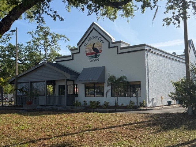Primary Photo Of 4351 4th St N, Saint Petersburg Restaurant For Lease