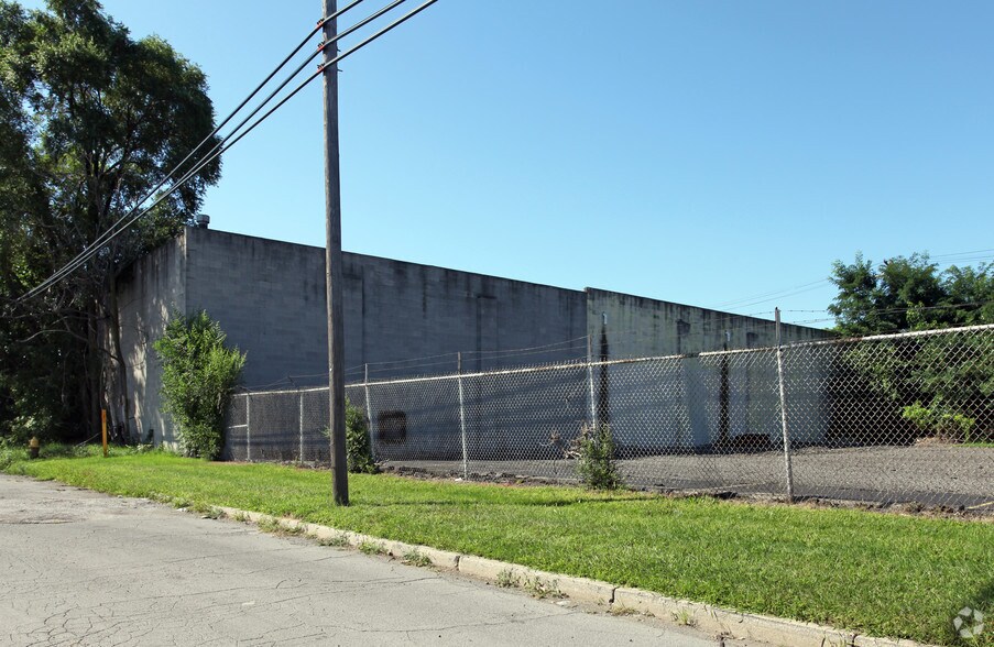 More Photos Of 186 Morrell St, Detroit Warehouse For Sale