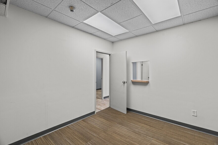 More Photos Of 6744 Clayton Rd, Richmond Heights Medical For Sale