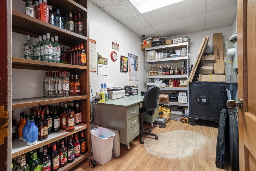 More Photos Of 205 1st St SW, Glyndon Restaurant For Sale