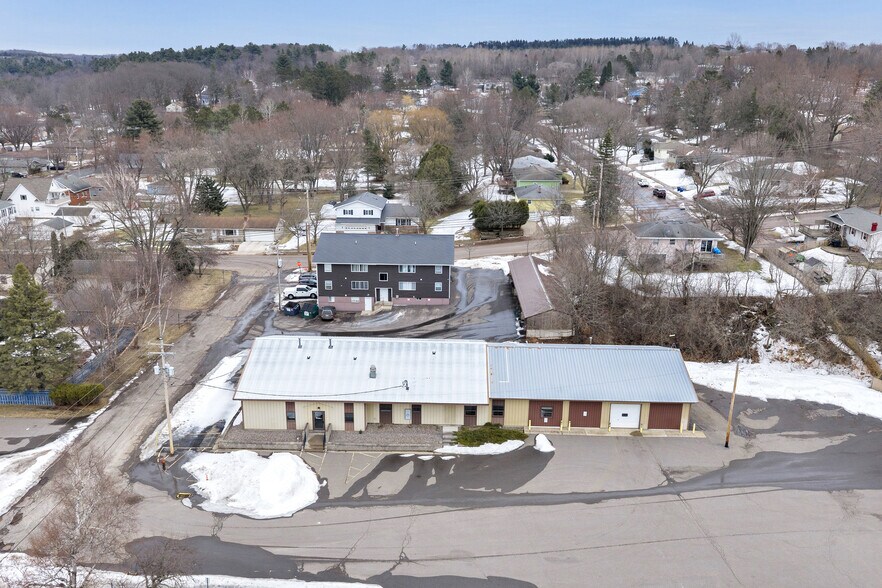 More Photos Of 911 Thomas St, Wausau Light Distribution For Sale
