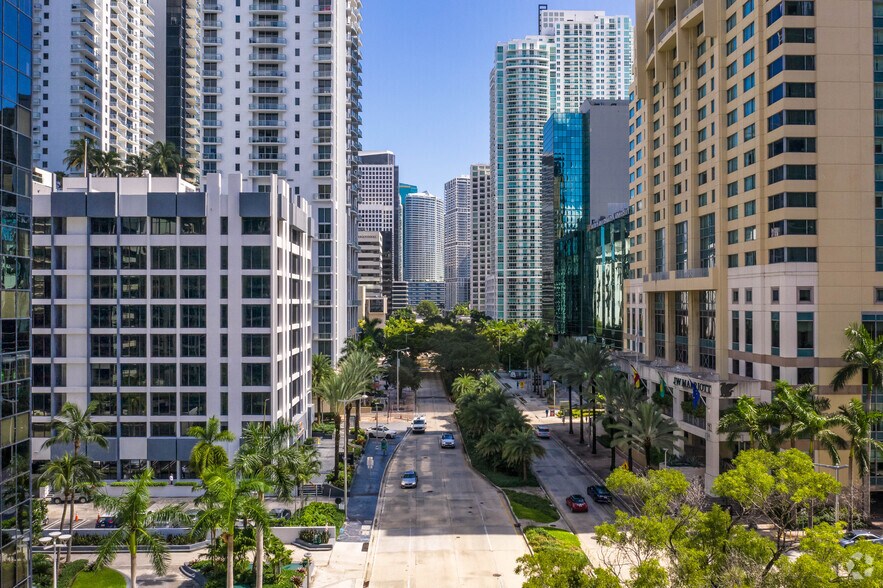 More Photos Of 1110 Brickell Ave, Miami Office For Sale