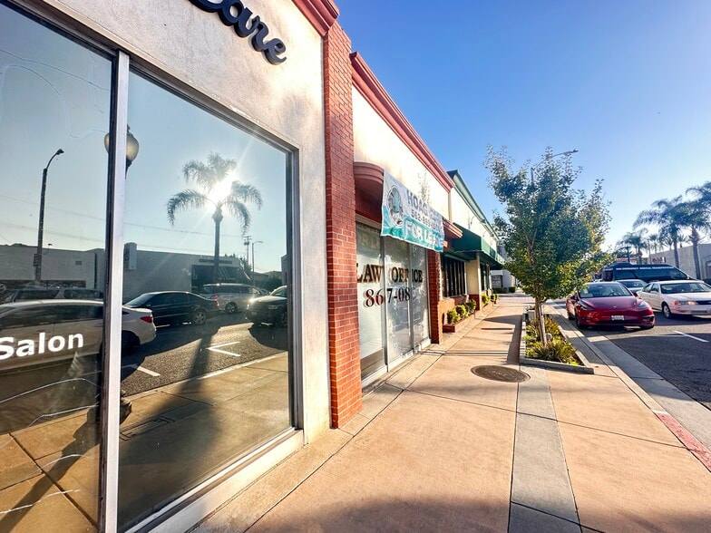 More Photos Of 17116-17122 Bellflower Blvd, Bellflower Storefront For Lease