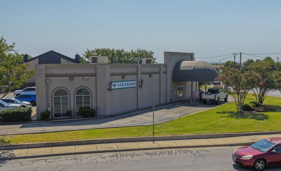 More Photos Of 902 Palm Valley Blvd, Round Rock Bank For Sale
