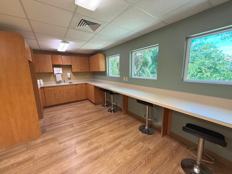 More Photos Of 500 Memorial Cir, Ormond Beach Medical For Sale