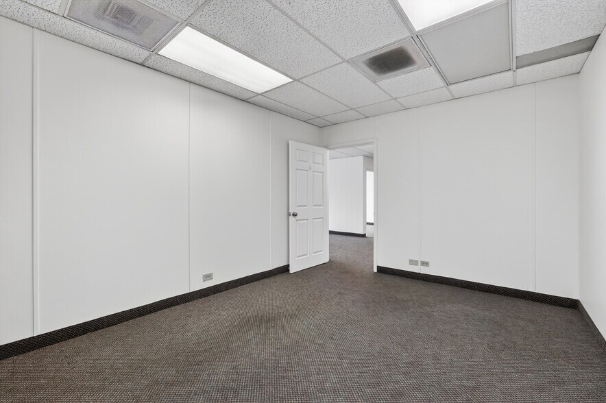 More Photos Of 441 Wadsworth Blvd, Lakewood Medical For Lease