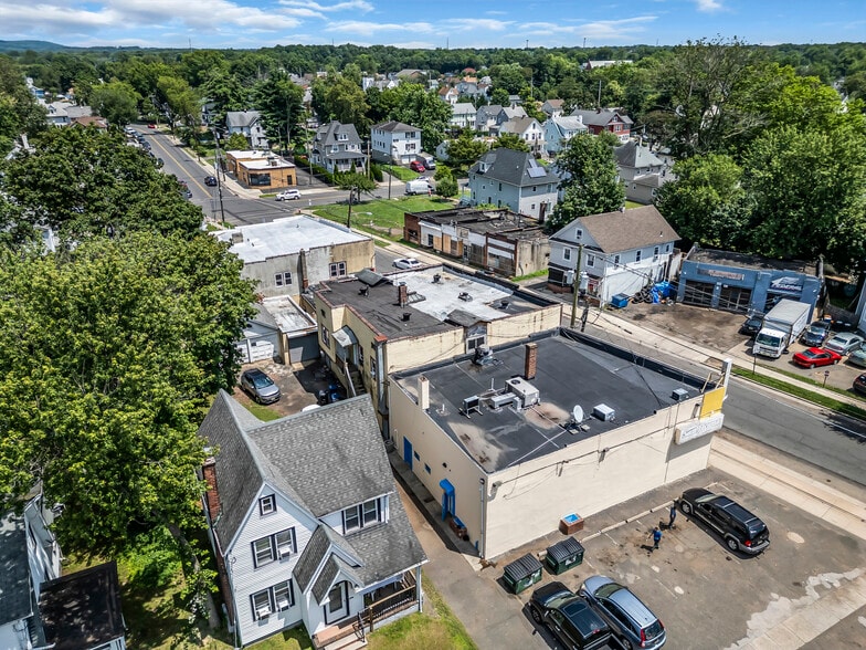 More Photos Of 1011 E 2nd St, Plainfield Storefront For Sale