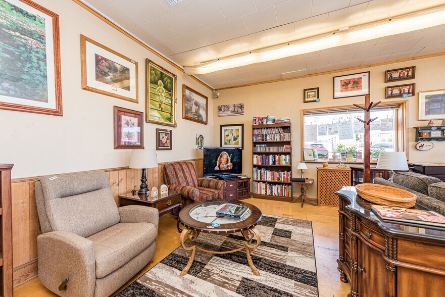 More Photos Of 213 E Washington St, Sequim Storefront Retail Office For Sale