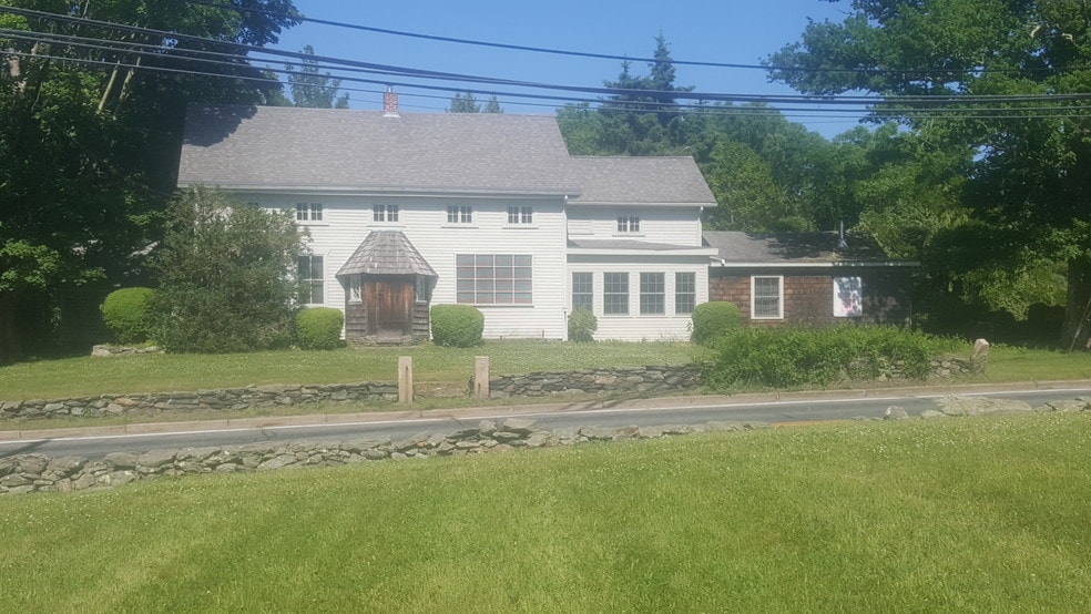 3988 Main Rd, Tiverton, RI 02878 - Storefront Retail Residential For
