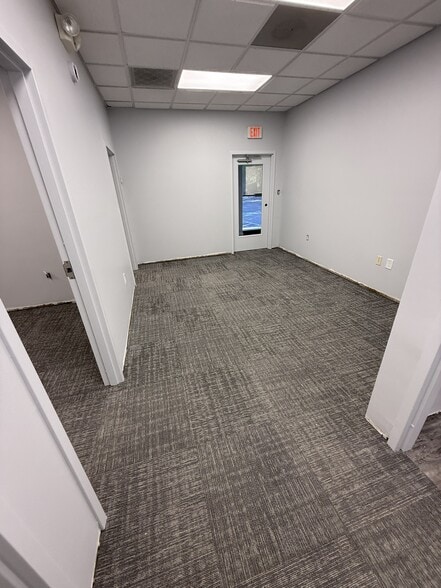 More Photos Of 1384 Remount Rd, Charleston Manufacturing For Lease