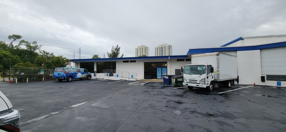 More Photos Of 3120-3131 E Riverside Dr, Fort Myers Flex For Sale