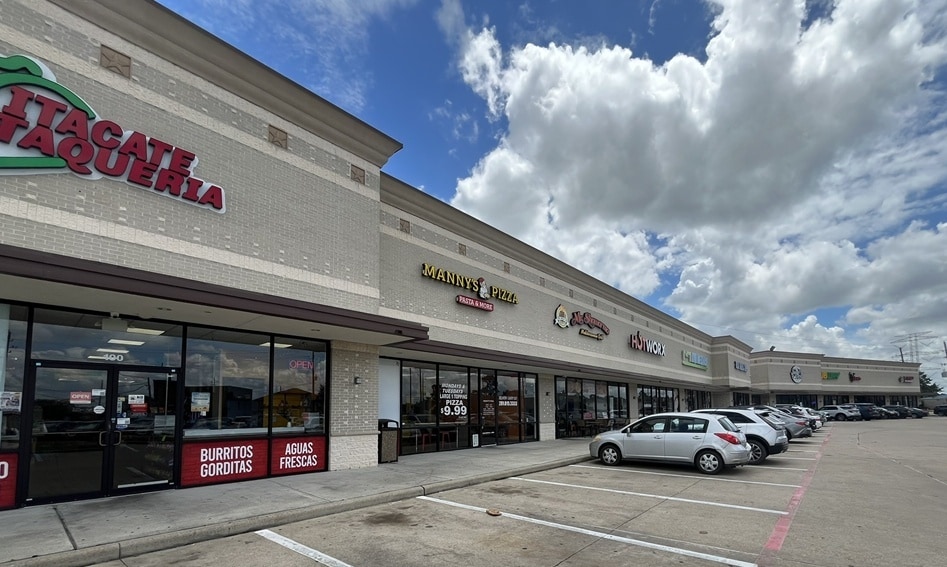 More Photos Of 9522 Huffmeister Rd, Houston Storefront Retail Office For Lease