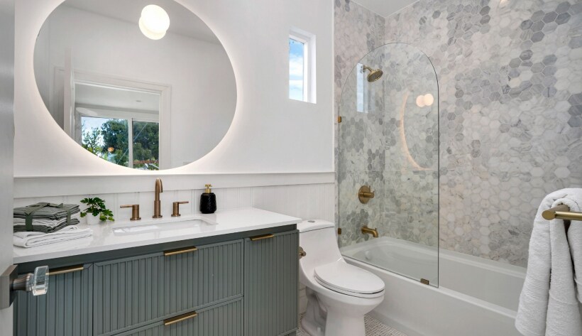 More Photos Of 1351 Seward St, Los Angeles Apartments For Sale