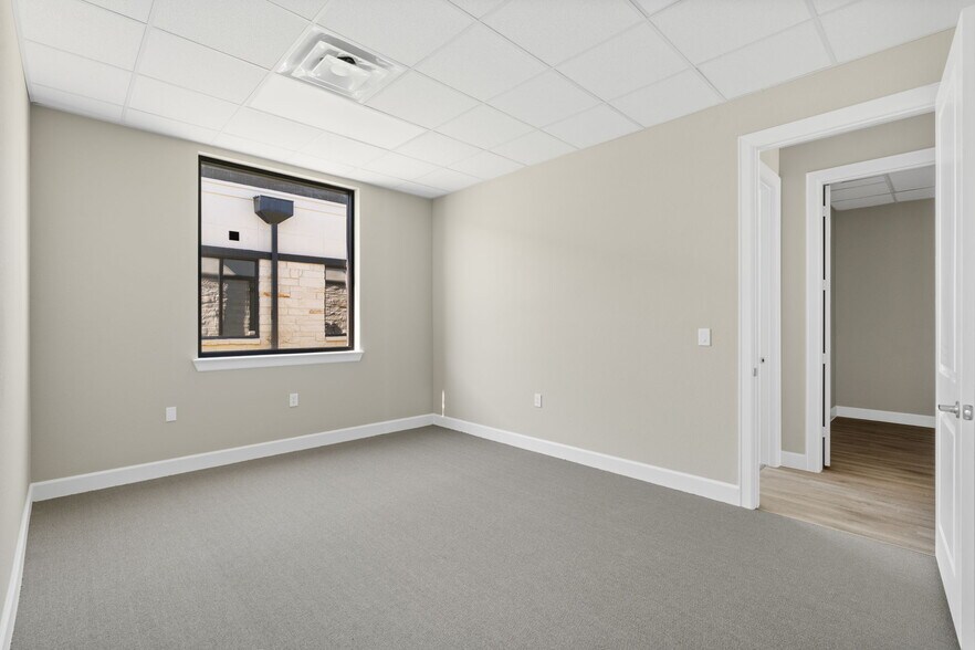 More Photos Of 5501 Cabrera dr, Sugar Land Medical For Lease