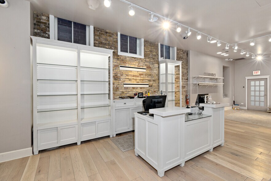 More Photos Of 2012 N Halsted St, Chicago Storefront Retail Office For Lease