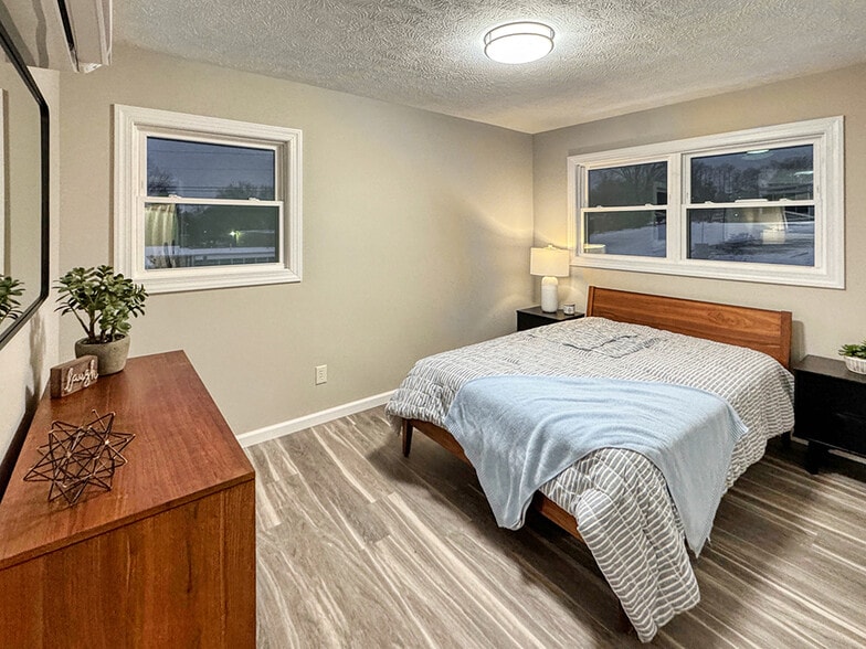More Photos Of 46 Parkway Pl, Parkersburg Multifamily For Sale