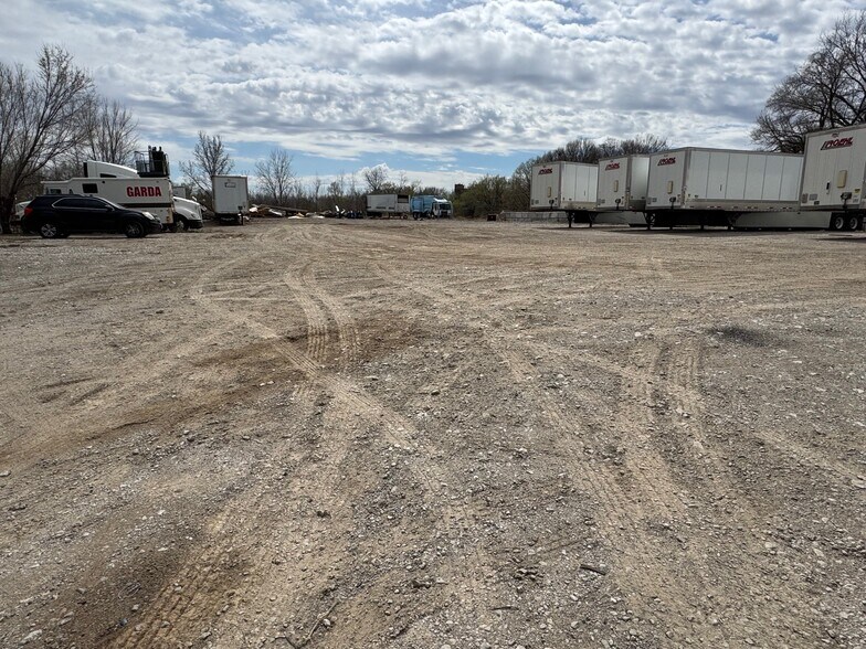 More Photos Of 9403 E 40 Hwy, Independence Warehouse For Sale