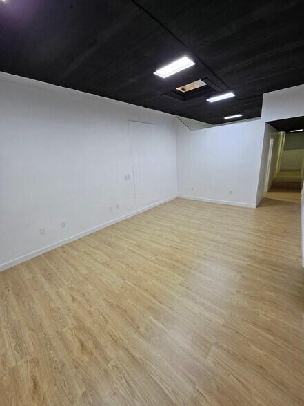 More Photos Of 14200-14238 SW 136th St, Miami Light Manufacturing For Sale