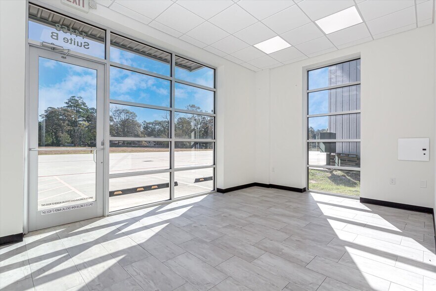 More Photos Of 14160 Horseshoe Bnd, Conroe Unknown For Lease