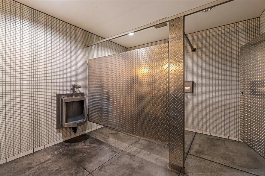 More Photos Of 507 2nd St, Eureka General Retail For Sale