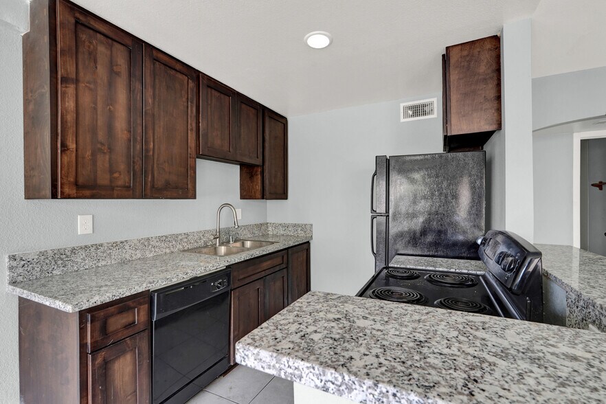 More Photos Of 521 Calcaterra Cir, Las Vegas Apartments For Sale