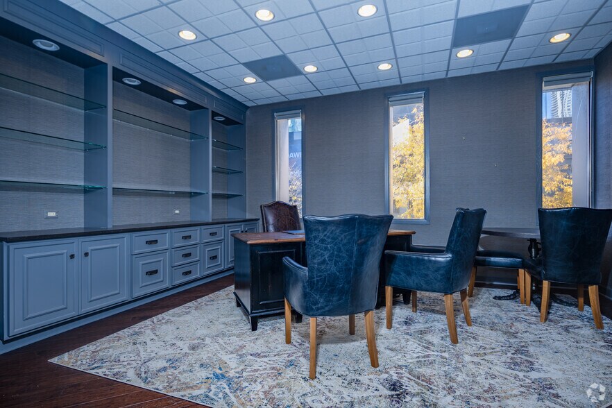 More Photos Of 445 N LaSalle St, Chicago Office For Sale