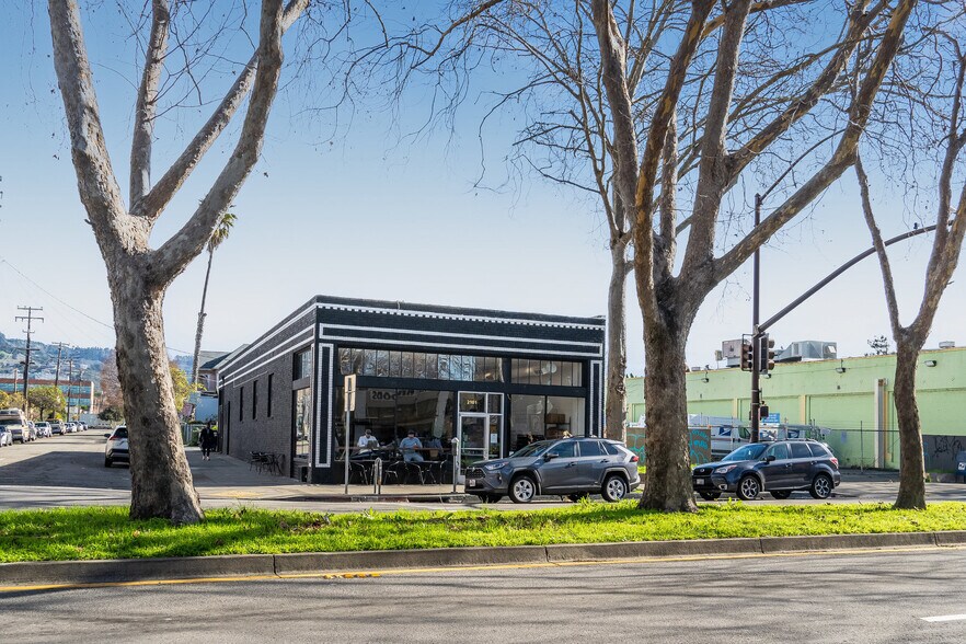 More Photos Of 2101 San Pablo Ave, Berkeley Restaurant For Sale