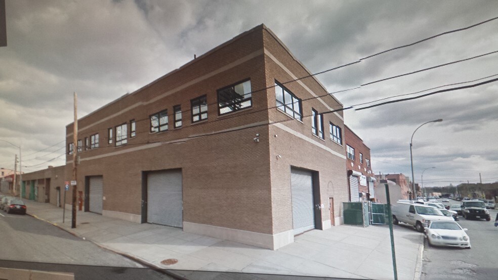 More Photos Of 37-41 Vernon Blvd, Long Island City Warehouse For Sale