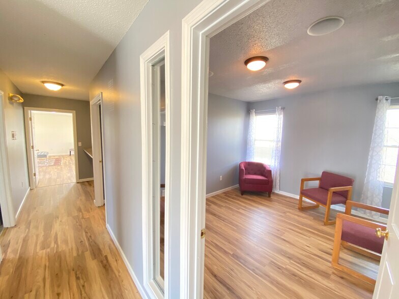 More Photos Of 27 S Main St, East Windsor Storefront Retail Office For Lease