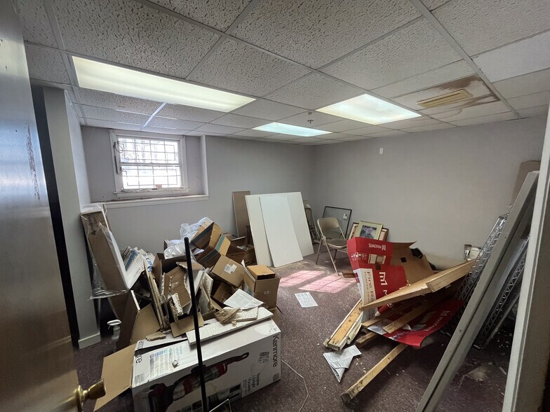 More Photos Of 155 Saco Ave, Old Orchard Beach Office For Sale