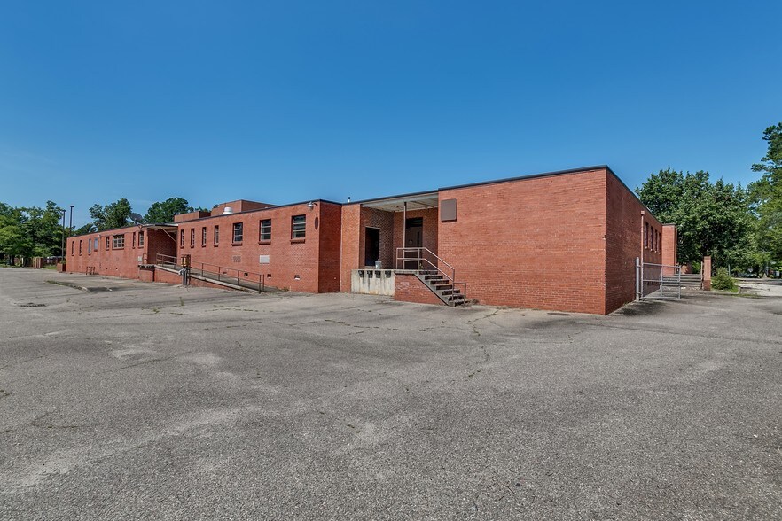 More Photos Of 1202 N Main St, Marion Assisted Living For Sale