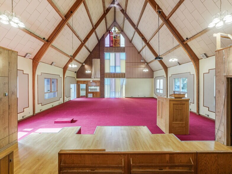 More Photos Of 9630 74 Av NW, Edmonton Flex For Sale