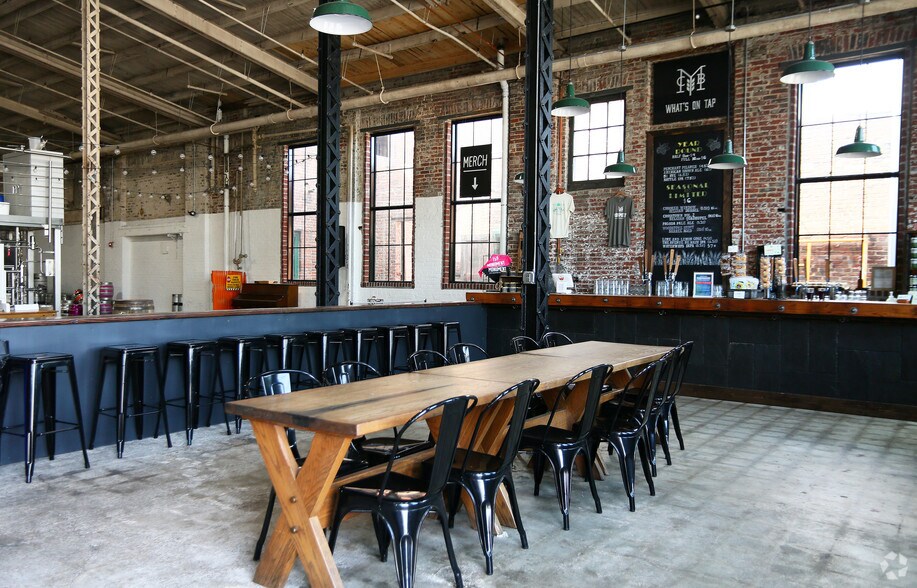 More Photos Of 101 N Haven St, Baltimore Showroom For Lease