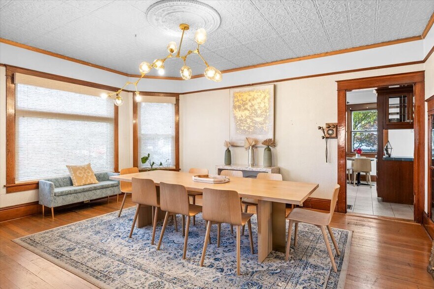 More Photos Of 139 SW I St, Grants Pass Specialty For Sale