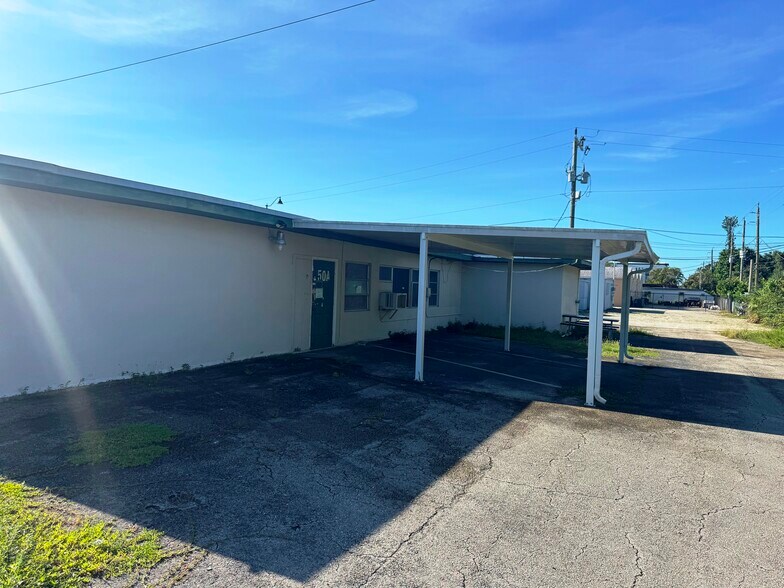 More Photos Of 50 Mildred Dr, Fort Myers Flex For Sale
