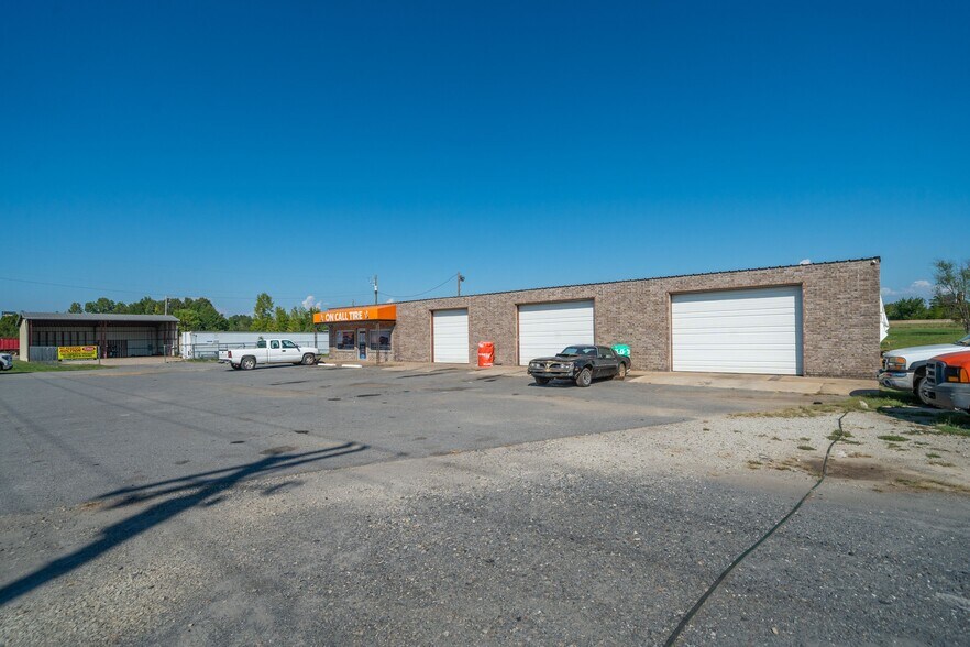 More Photos Of 679 Highway 365, Mayflower Office For Sale