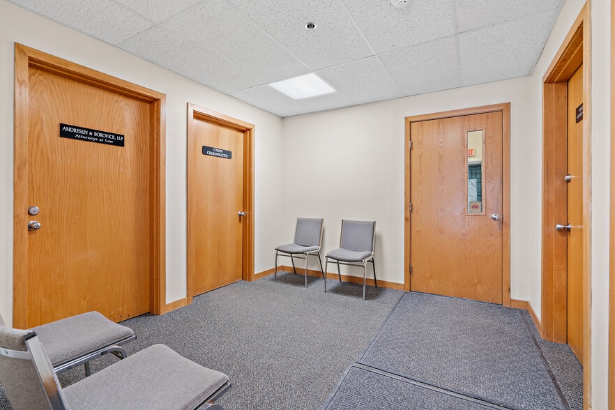 More Photos Of 323 Boston Post Rd, Sudbury Office For Lease