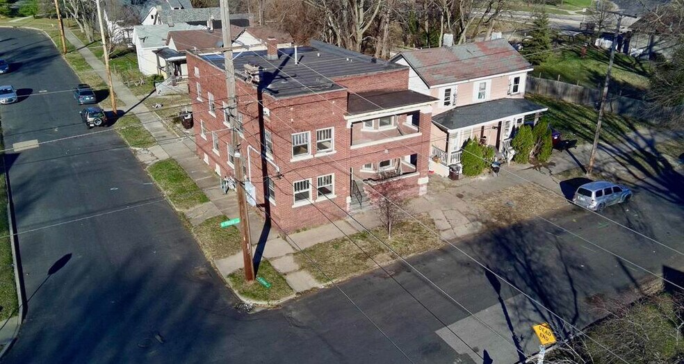 More Photos Of 919 W 3rd St, Peoria Apartments For Sale