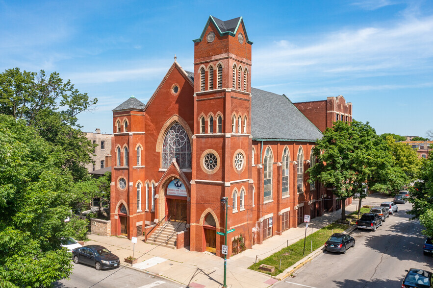 Primary Photo Of 3300 W Pierce Ave, Chicago Religious Facility For Sale