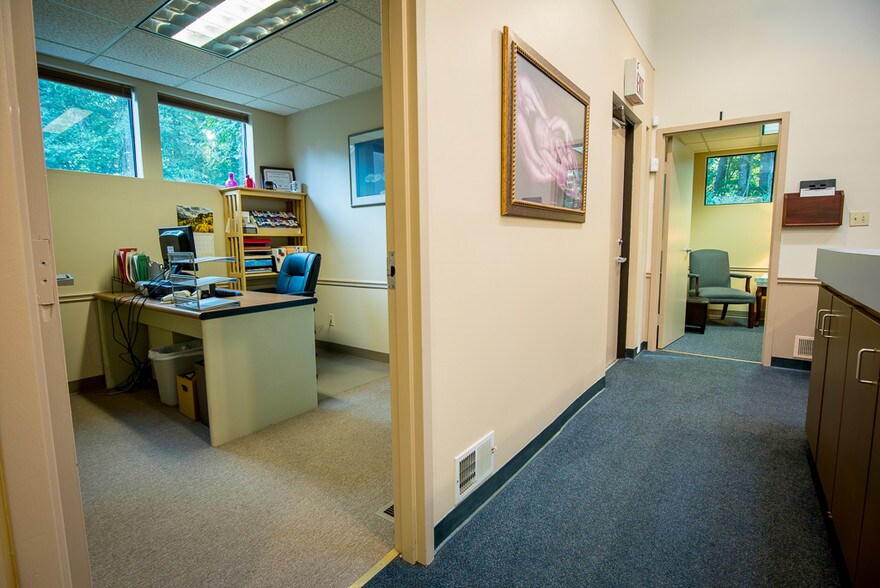 More Photos Of 1305 Milstead Ave NE, Conyers Medical For Sale