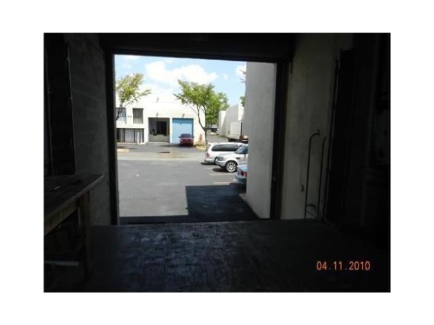 More Photos Of 7030-7038 NW 50th St, Miami Warehouse For Lease