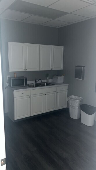 More Photos Of 161 Heritage Meadows Cir, Bourbonnais Office Residential For Lease