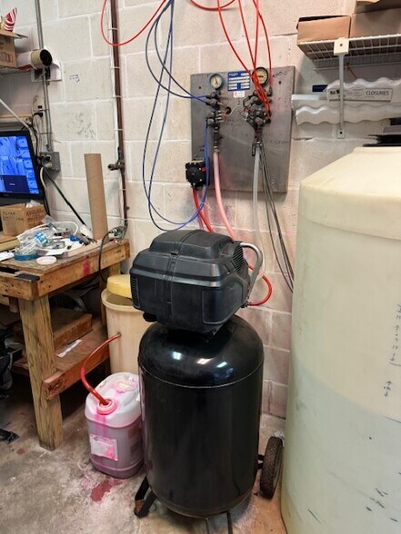 More Photos Of 9623 State 52 Rd, Hudson Self Storage For Sale