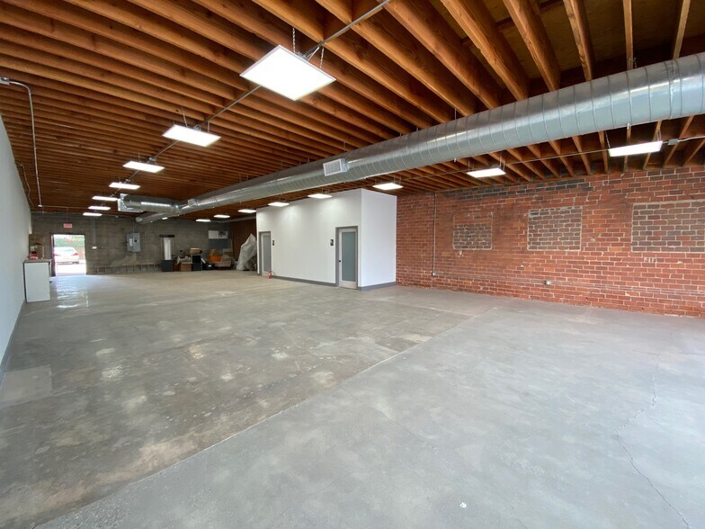More Photos Of 2821-2825 Crenshaw Blvd, Los Angeles Storefront For Lease