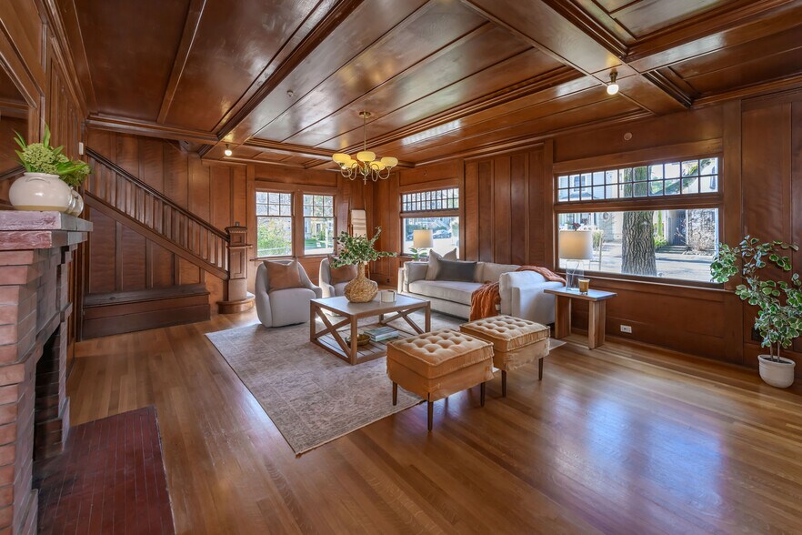 More Photos Of 8 Keller St, Petaluma Office Residential For Sale