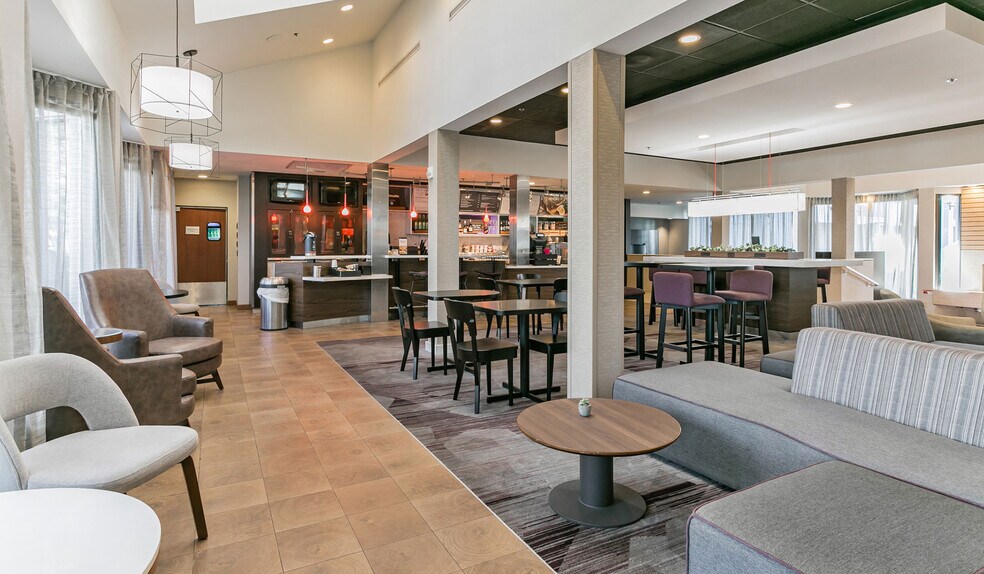 More Photos Of 1917 Coliseum Dr, Hampton Hotel For Sale