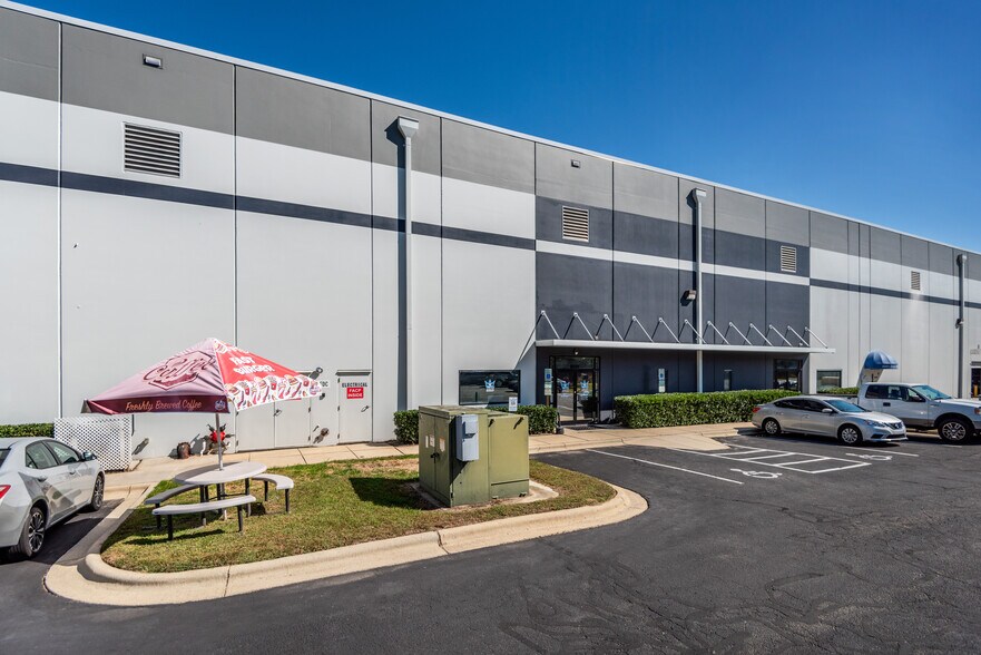 More Photos Of 8009-8013 Purfoy Rd, Fuquay Varina Distribution For Sale