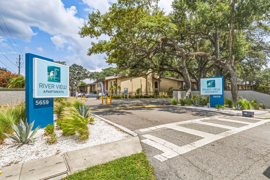 More Photos Of 5659 Del Prado Dr, Tampa Apartments For Sale