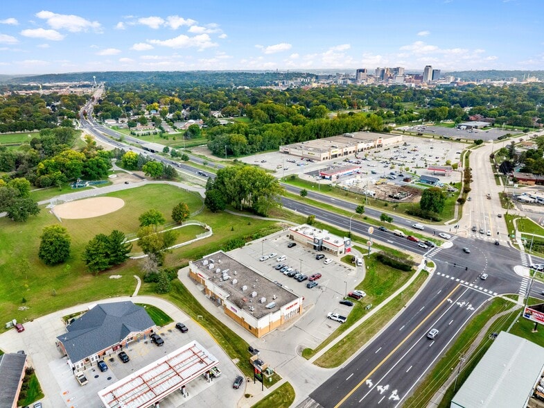 More Photos Of 1217 Marion Rd SE, Rochester Storefront For Sale